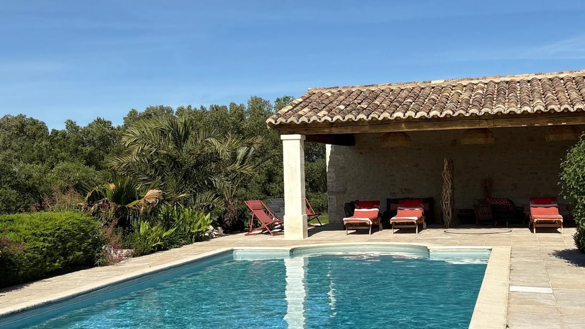 La Maison Des Amis Maillane Frankreich